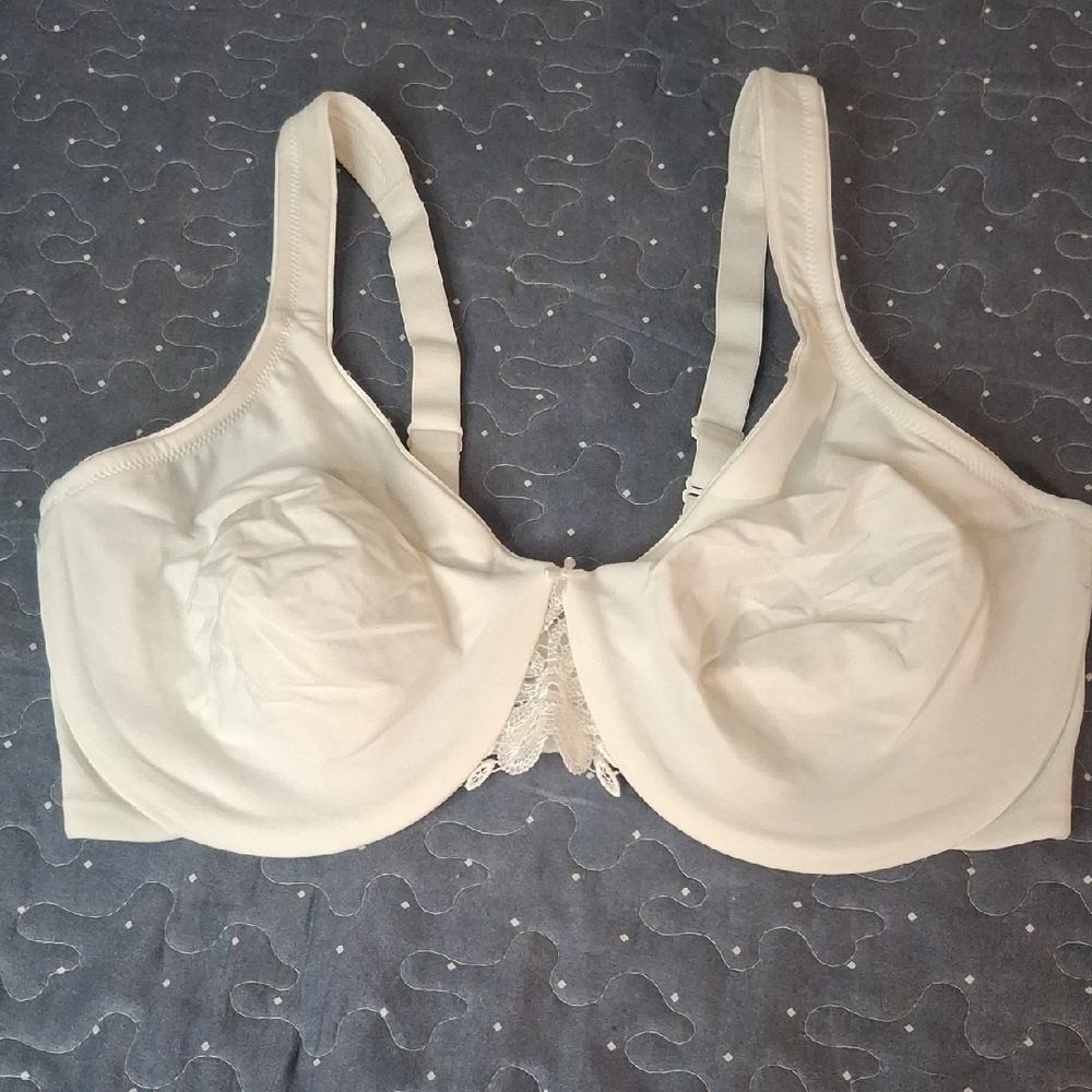 Modern Movement Cream Full Coverage Underwire Bra with Lace Detail size 38DDD